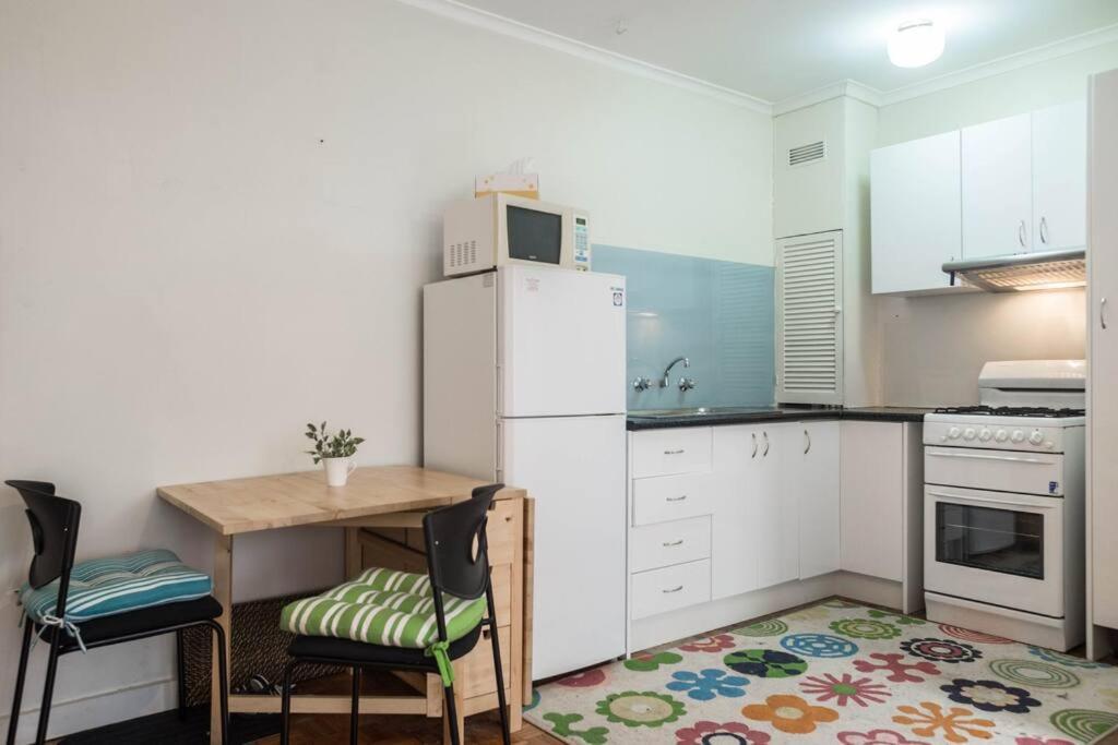 Elwood Beach Apartment 멜번 외부 사진